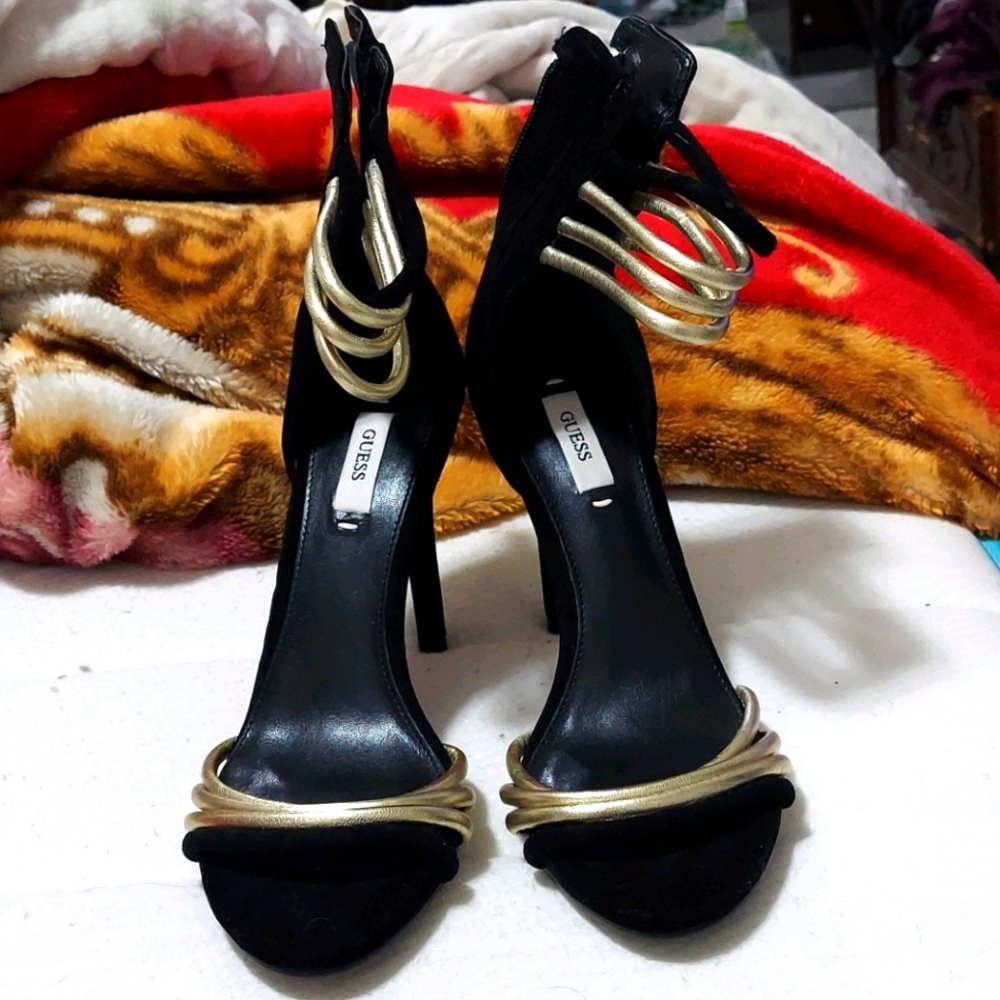 Guess 7 1/2 suede Black High Heels
